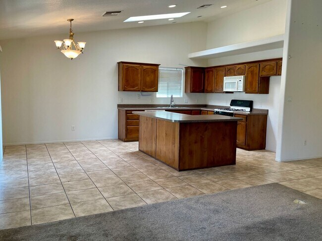 Photo - 4 bed in Mesa Del Sol