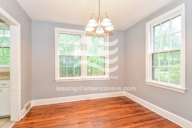 Photo - 300 Summerlea Dr