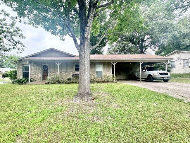Building Photo - Coming Soon! 3 Bedroom 2 Bath 2 Car Carport! Corner Lot!
