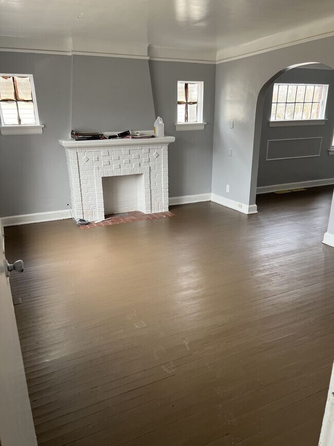 9950-9952 Ward Ave Unit 9950 Ward