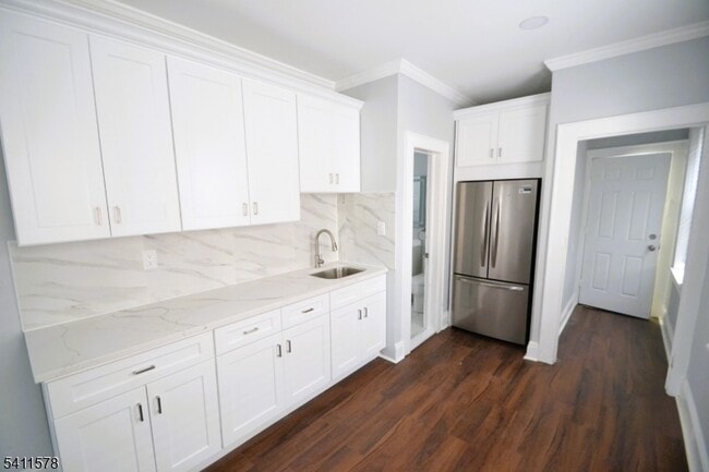 Photo - 56 Hobart Pl