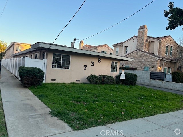 Building Photo - 738 S Stoneman Ave Rental