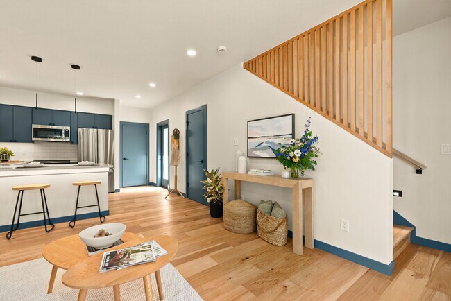 Photo - 950 NE Norton Ave