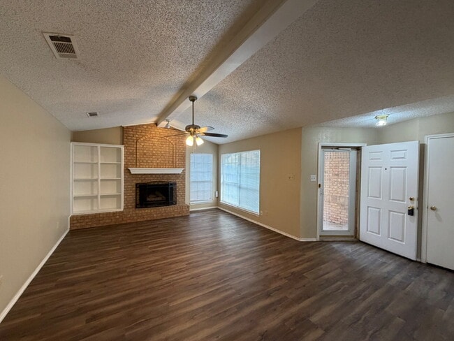 Photo - Townhome Located In Shadow Hills Near Take-Out, Walmart & Minutes from W. Loop 289 Access!