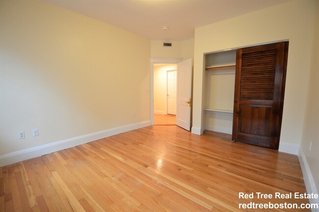 Photo - 165 Winthrop Rd