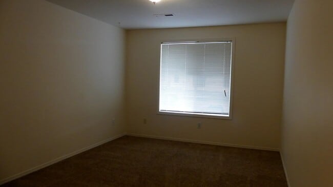 Photo - 3 Bed 2.5 Bath Townhome Near Fairview Village Unit 103