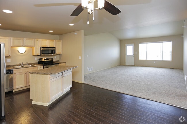 Two bedroom-kitchen