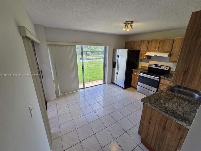 Building Photo - 9430 S Meadows Cir Rental