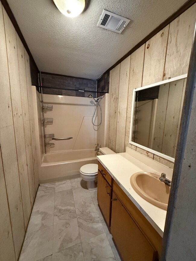 Photo - Oak Ridge Apartment Unidad 27