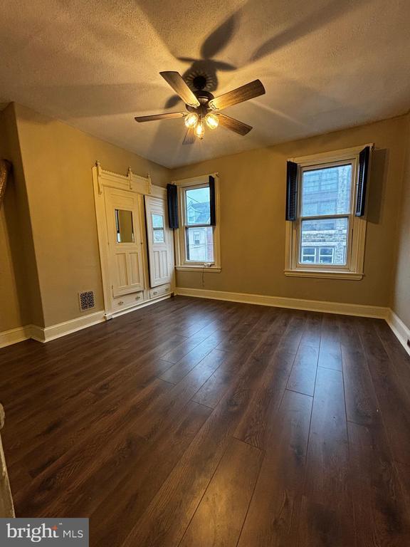 Photo - 2041 E Cambria St