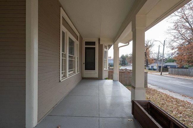 1347 Harbert Ave