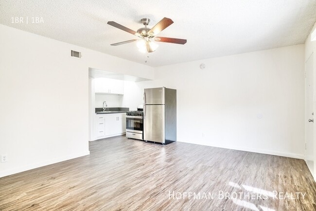 Photo - 4558 W 173rd St Unidad G