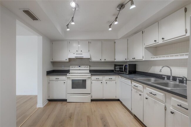 4681 1st St NE Unit 209
