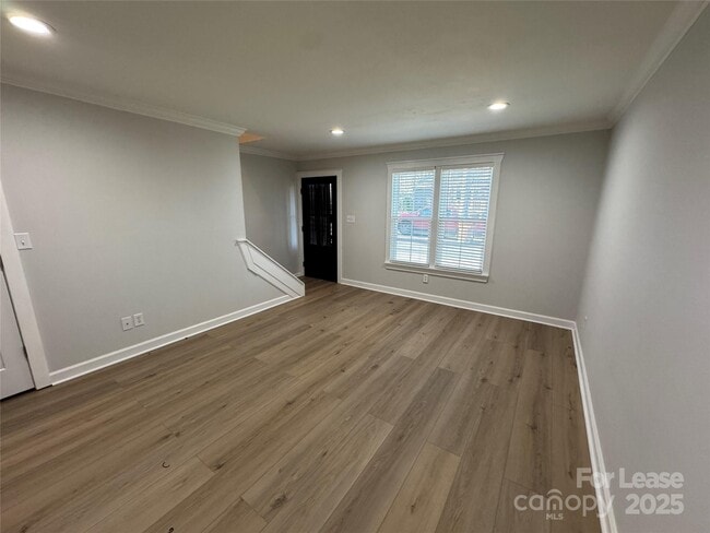 Photo - 824 N Flint St