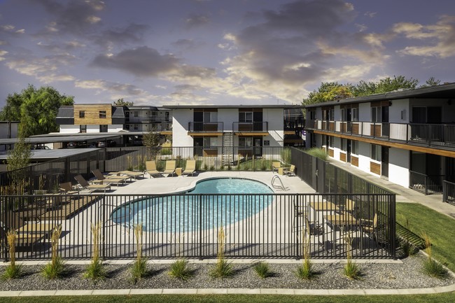 Joshua Tree- $1000 off move in. - Joshua Tree- $1000 off move in. Apartments