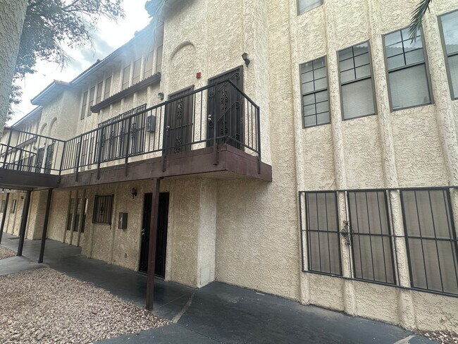 Photo - 2080 E Karen Ave Unit 1