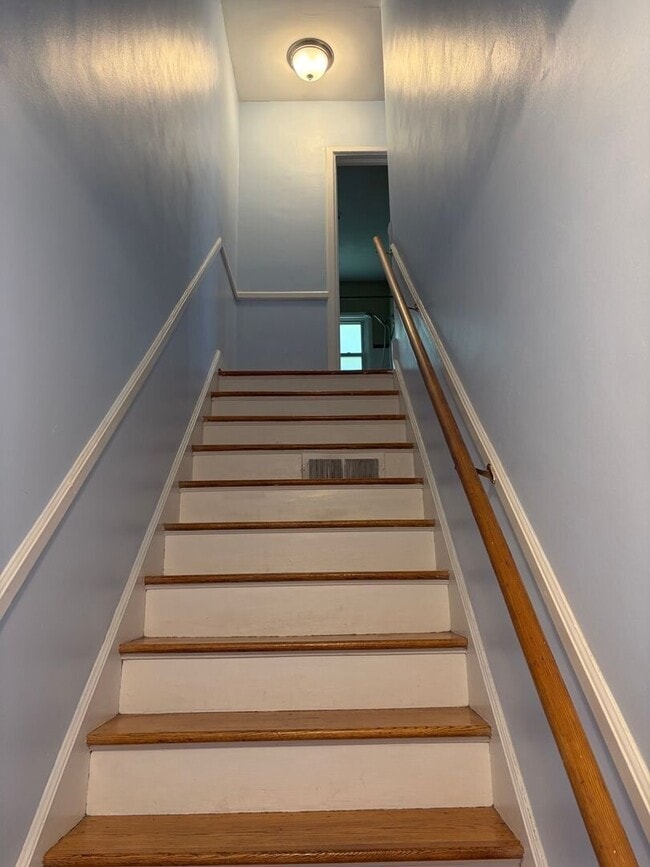 Cleveland Park - University Ridge Condo- 2 Bedroom 1 Bath