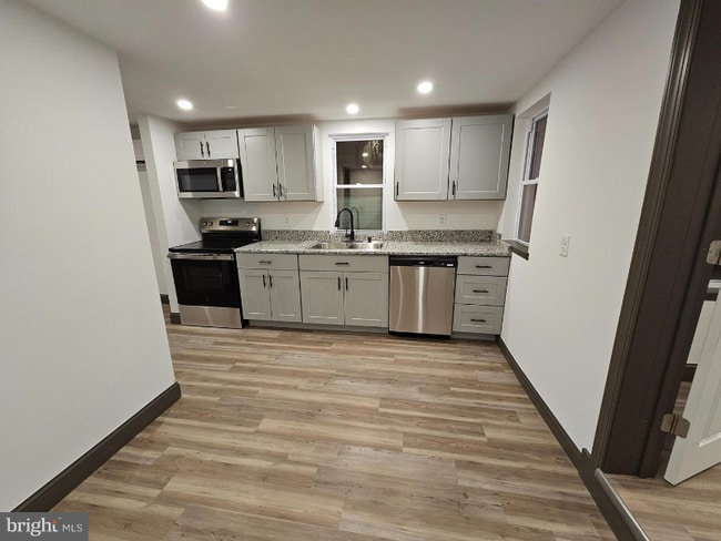 Photo - 211 S 2nd St