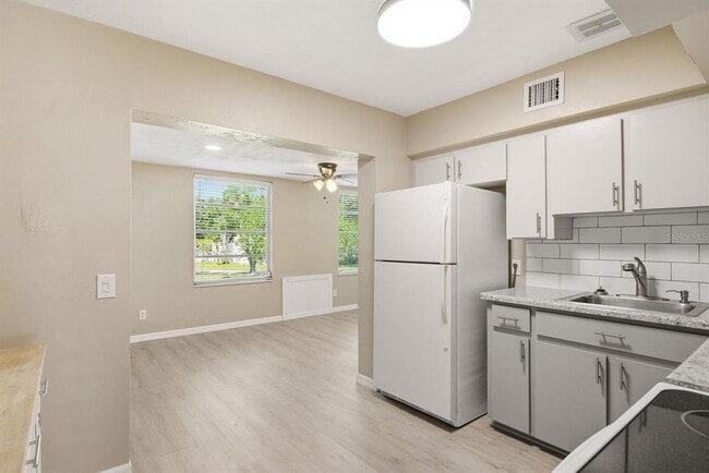 Photo - 2451 Canadian Way Unit 31