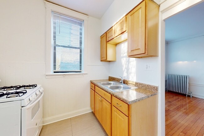 Photo - 5128-5132 S. Cornell Avenue