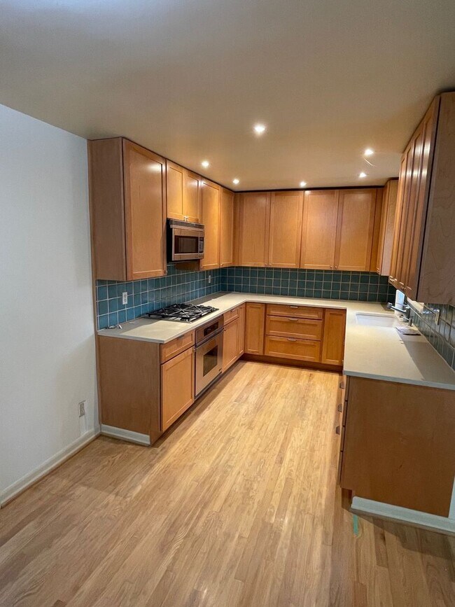 Photo - 5012 N Yale St