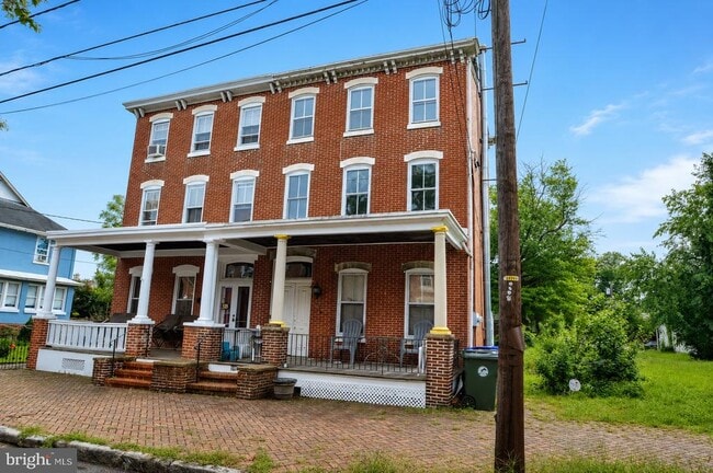 Building Photo - 316 E Union St