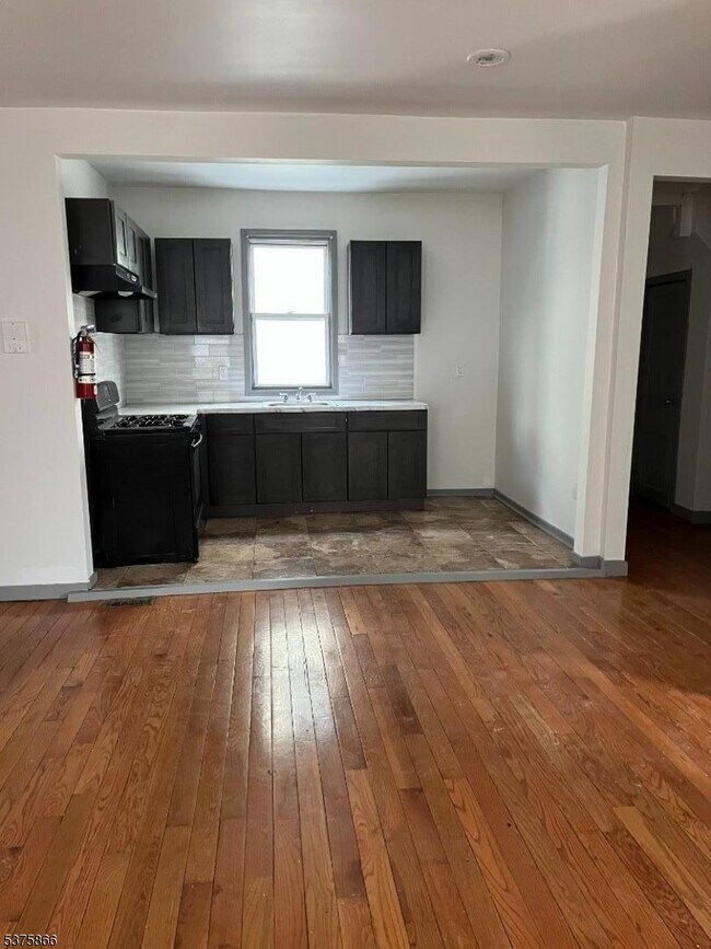 Photo - 253 Clinton Pl Unidad 1