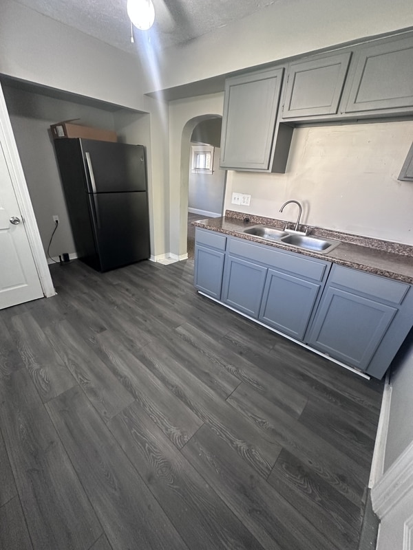 Photo - 8009 Vineyard Ave