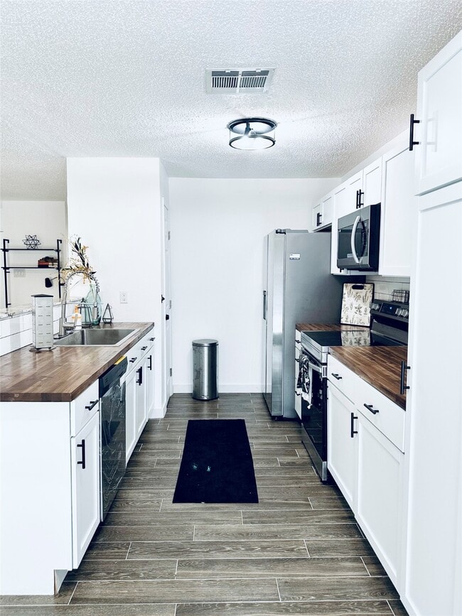 Building Photo - 418 Garland Dr Unit 224 Rental