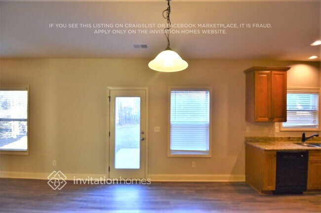 Photo - 948 Pine Ln