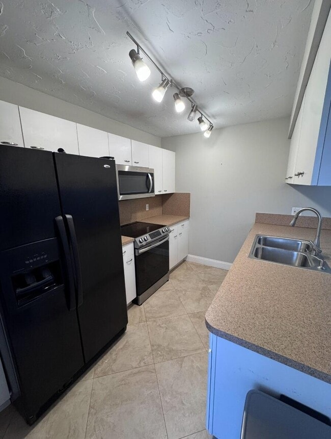 Photo - 1532 W Harmony Lake Cir