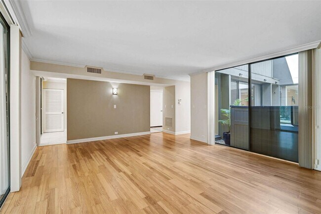 Photo - 304 Pine Run Dr
