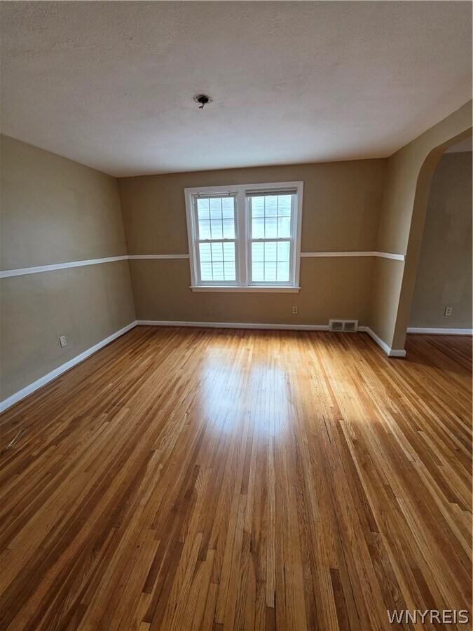 Photo - 351 Stillwell Ave