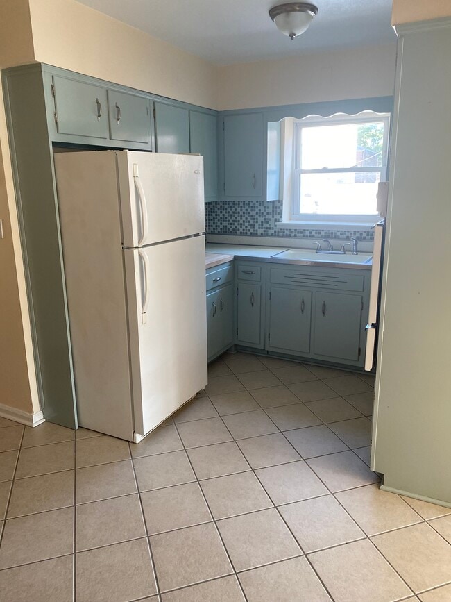 Photo - 1560 Hutchinson River Pky Apartments Unit Second Floor
