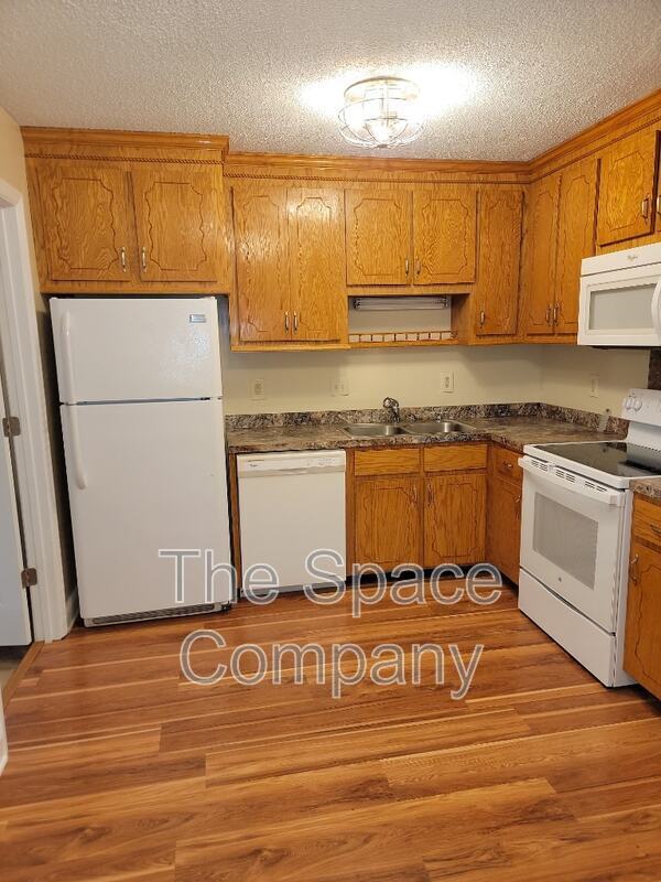 Photo - 262 Fleming Rd