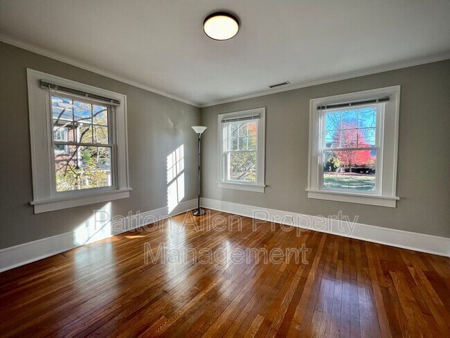 Photo - 16 Gracelyn Rd Unit 2