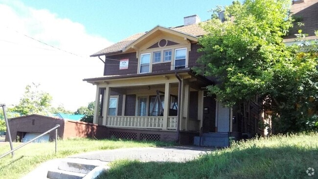 Building Photo - 1918 E Fayette St Rental