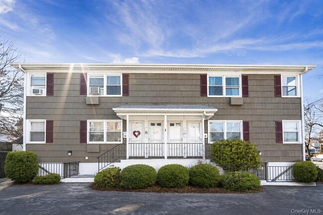 Building Photo - 214 Fenimore Rd Unit Apt A