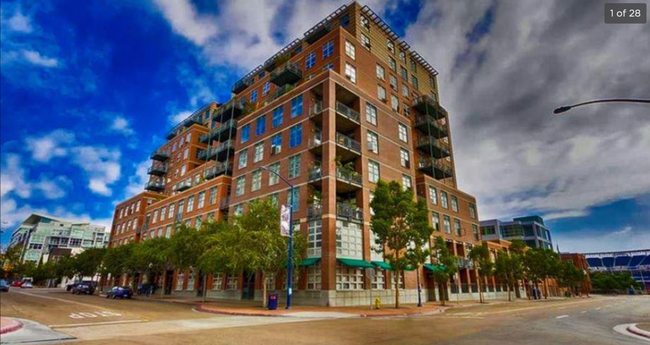 PARKLOFT!! Walk to Petco Park & all that E... - PARKLOFT!! Walk to Petco Park & all that E...