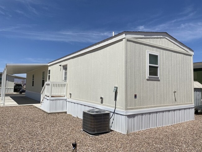 Photo - 2060 N Center St