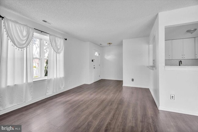 Photo - 10 Franklin Pl