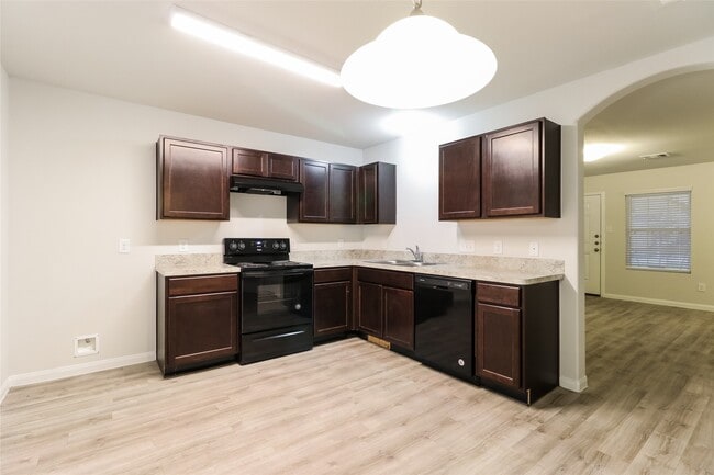 Photo - 196 Spring Meadows Cir