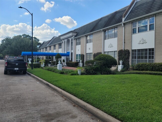 Photo - 2700 Bellefontaine St Unit B1