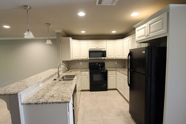Photo - Beautiful 2 Bedroom, 2 Bathroom Townhome in South Tyler – Whitehouse ISD! 1/2 OFF FIRST FULL MONTH! Unit 6335