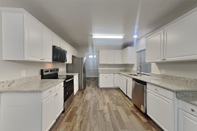 Building Photo - 16803 Cobbler Crossing Dr