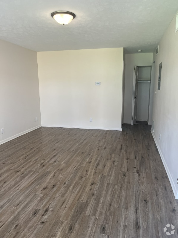 Building Photo - 823 N 6th St Rental