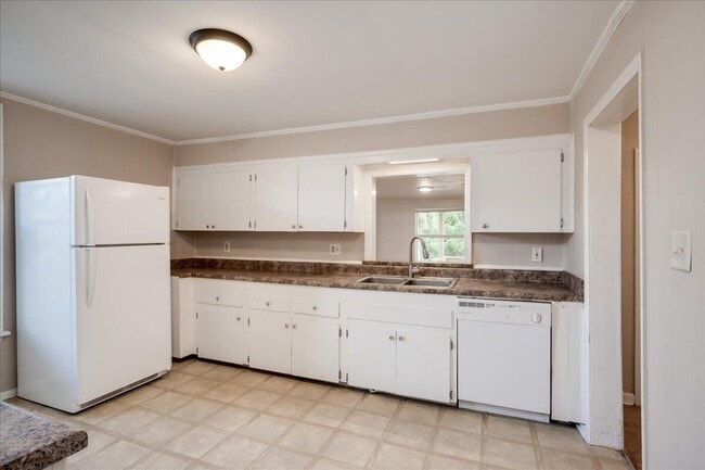 Photo - 2034 Fenwick St