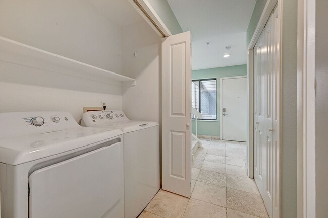 Photo - Downtown 3bed/3 bath w/2-car garage - $4500