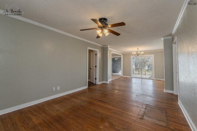 Photo - 3121 Sherwood Ln