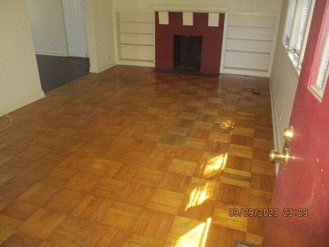Photo - 1009 W Society Ave